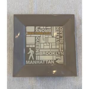 Fishs Eddy NYC 5 Boroughs 9" Square Dinner Plates - Set of 2 - Discontinued